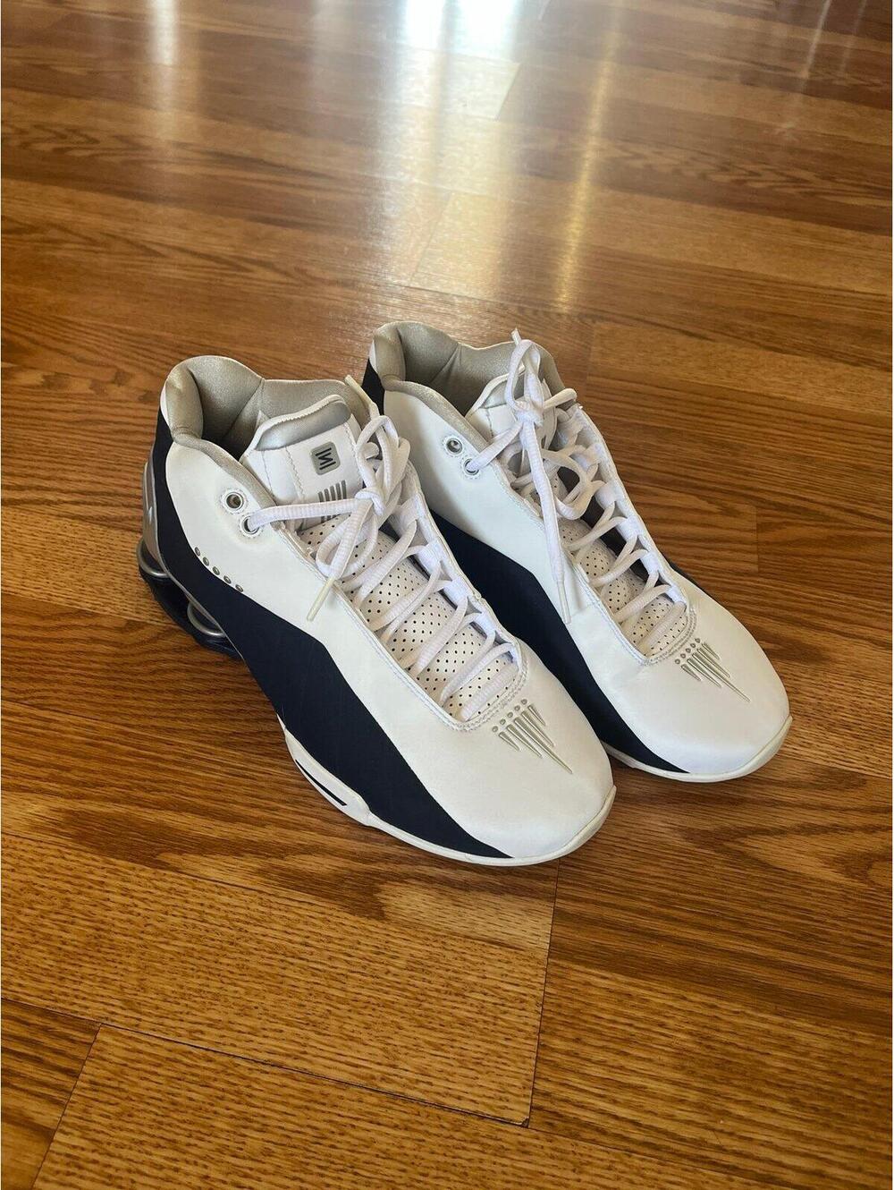 Men’s Nike Shox BB4 "Olympic" sneakers. Size 9